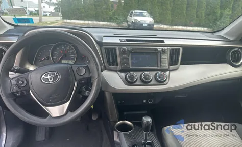 2015 Toyota Rav4 Le z USA, uszkodzony, nr VIN JTMBFREV7FD122534
